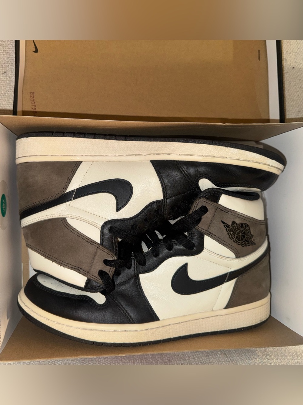 Jordan 1 Retro High Dark Mocha